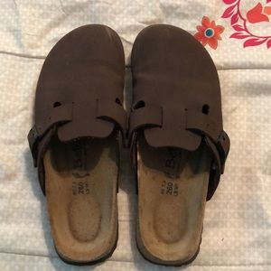 LIKE NEW Betula Birkenstock clogs